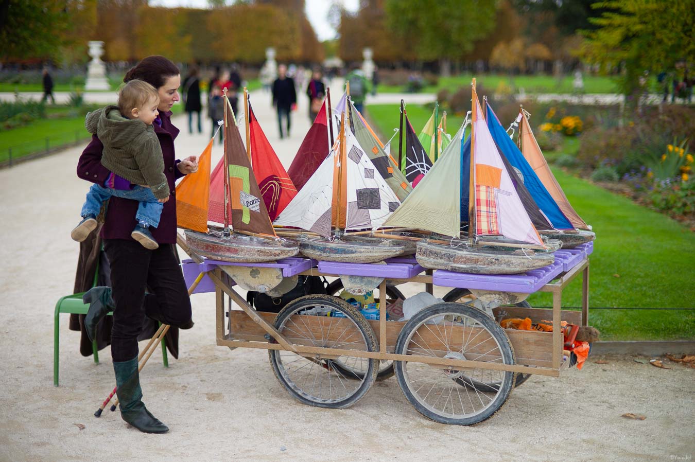 tuileries garden boats for kids